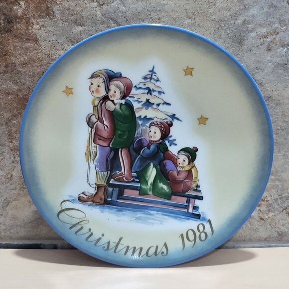 Schmid Hummel Christmas 1981 A Time to Remember Decorative Wall Hanging Plate - Picture 1 of 11